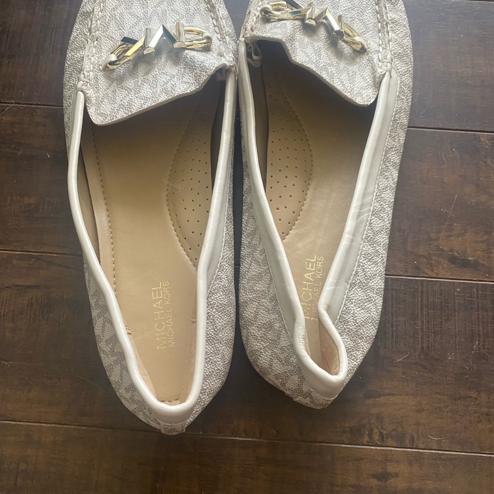 Michael Kors Reed Signature Patterned Loafers with Gold Accent - Picture 7 of 11
